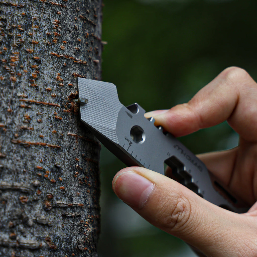 Feather-Weight Titanium EDC: Multi-tool Survival Functions in One Gear