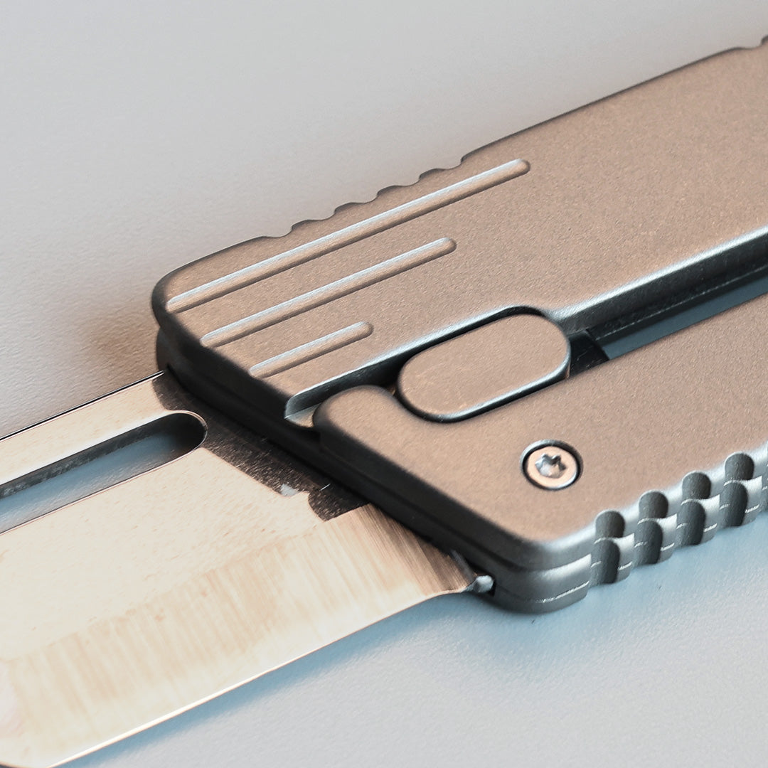 30% OFF! Gravity-Assisted Knife Set :3 Different Sizes for Versatile Use
