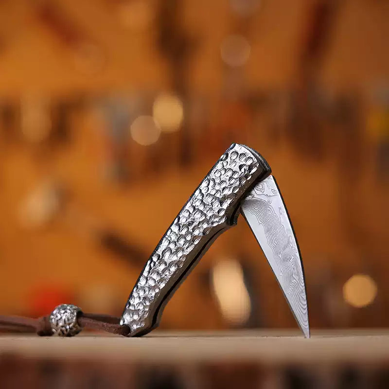 Feather-Light Samurai:Damascus Steel Folding Pocket Knife