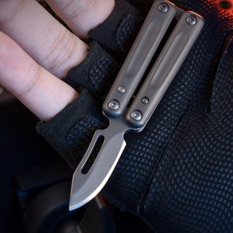 PicoBlade – Compact Stainless Steel EDC Keychain Knife with Butterfly Action