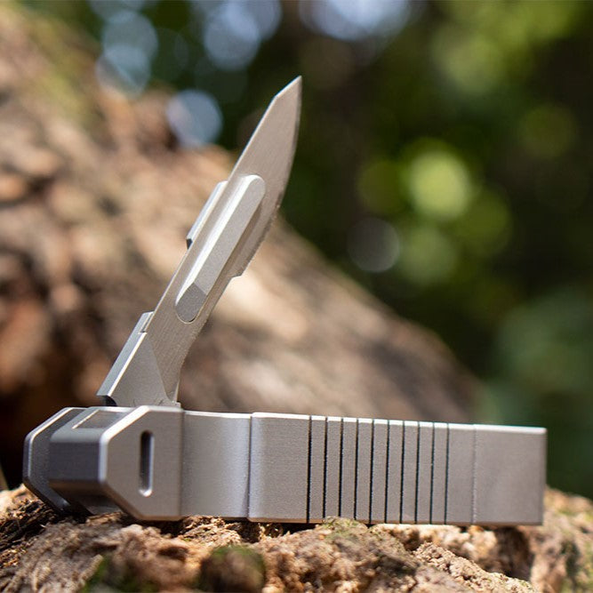The Bladeclip: Titanium Pocket Knife+Quick Release Keychain