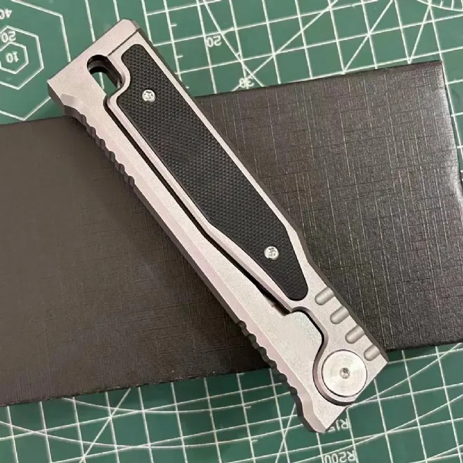 The ThornRazor – Gravity Knife with Selectable Blade Types | Aerospace Aluminum EDC Knife