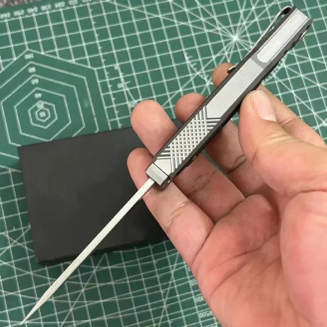 The ThornRazor – Gravity Knife with Selectable Blade Types | Aerospace Aluminum EDC Knife