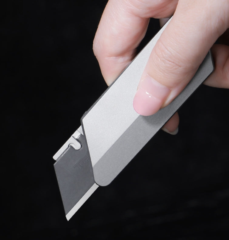 TiFlex EDC Utility Knife – One-Handed, Quick-Change Blade, Playful & Portable