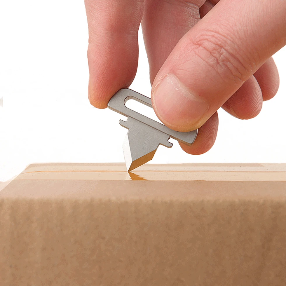 KeyRazor: Titanium Carabiner Keychain Clip