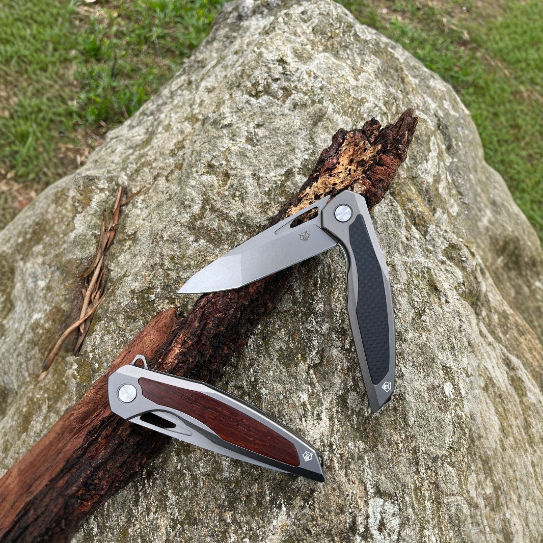Razor-Edge Bear Claw: Viper's Fang D2 Steel Blade Folding Knife