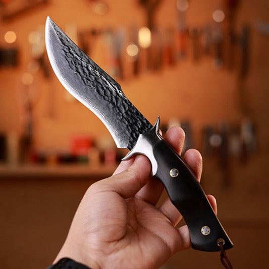 Obsidian Fang – 105-Layer Damascus VG10 Hunting Knife with Ebony Handle & Sheath