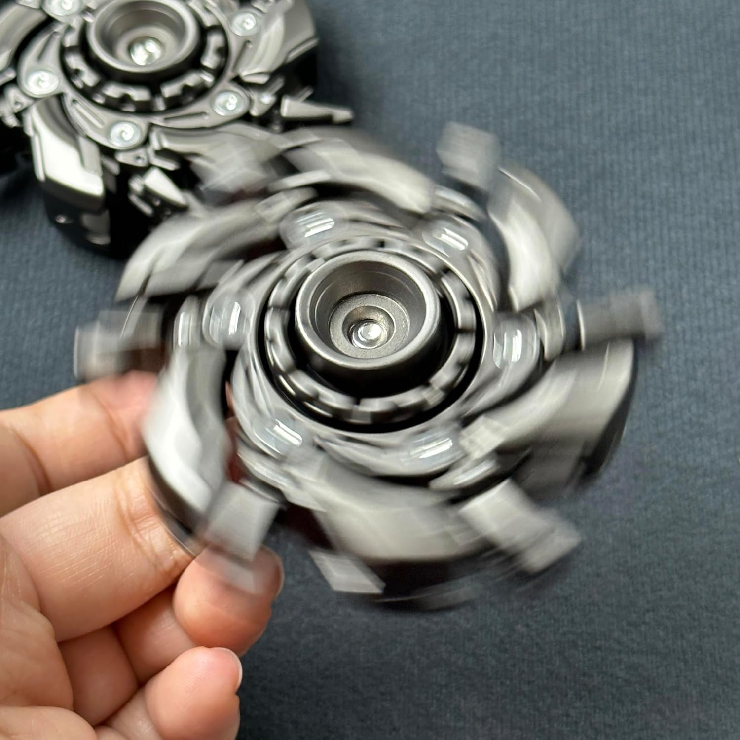 WarpFang：Stainless Steel Mecha Fidget Spinner