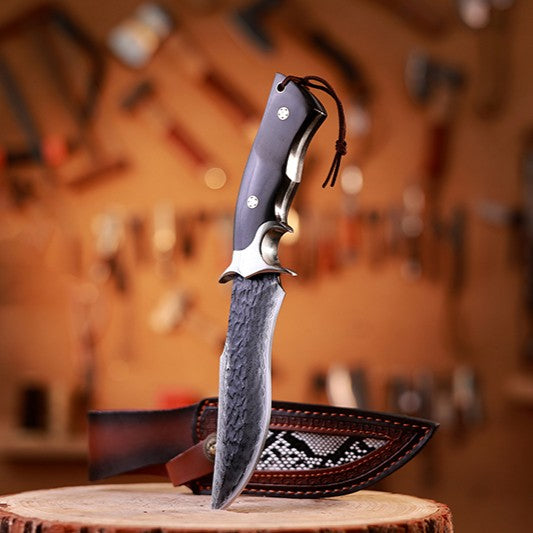 Obsidian Fang – 105-Layer Damascus VG10 Hunting Knife with Ebony Handle & Sheath