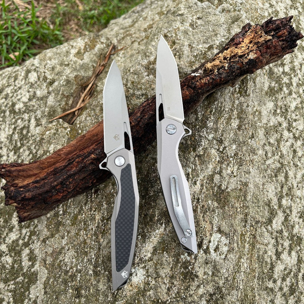 Razor-Edge Bear Claw: Viper's Fang D2 Steel Blade Folding Knife