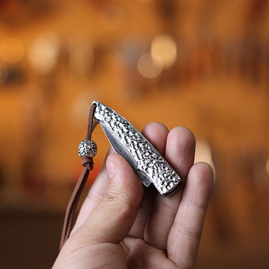 Feather-Light Samurai:Damascus Steel Folding Pocket Knife