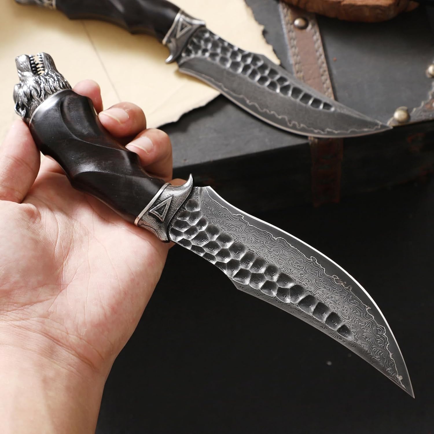 Nightbane Howler – Damascus Steel Fixed blade hunting knife