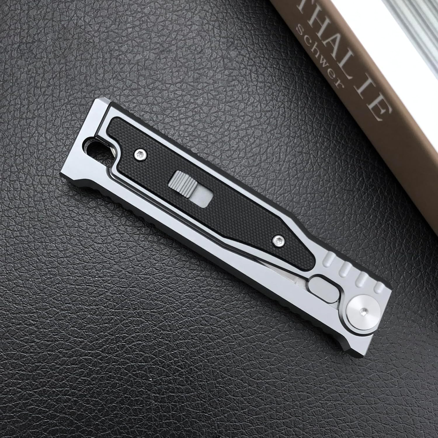 The ThornRazor – Gravity Knife with Selectable Blade Types | Aerospace Aluminum EDC Knife