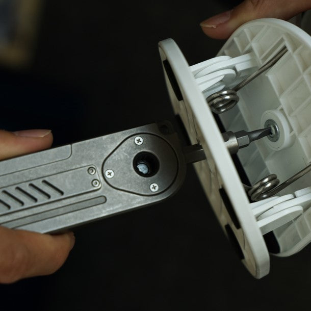 The UltraFix Driver: Titanium Magnetic Ratchet Screwdriver