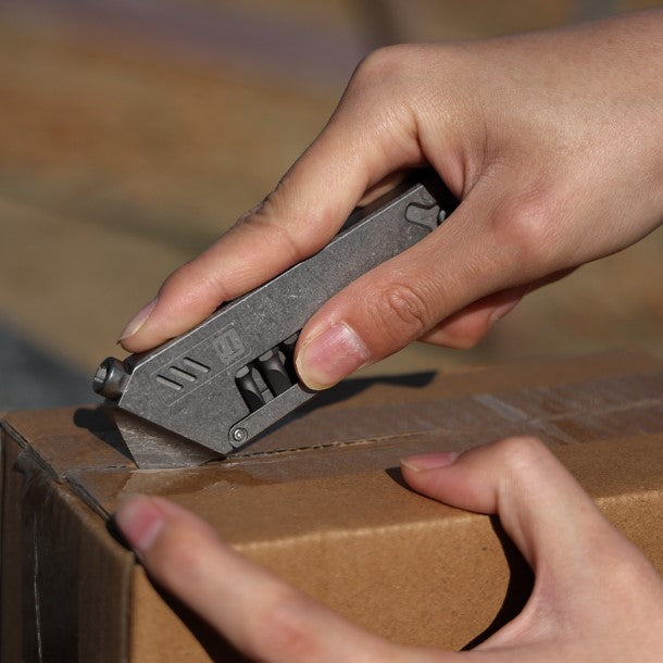 The UltraFix Driver: Titanium Magnetic Ratchet Screwdriver