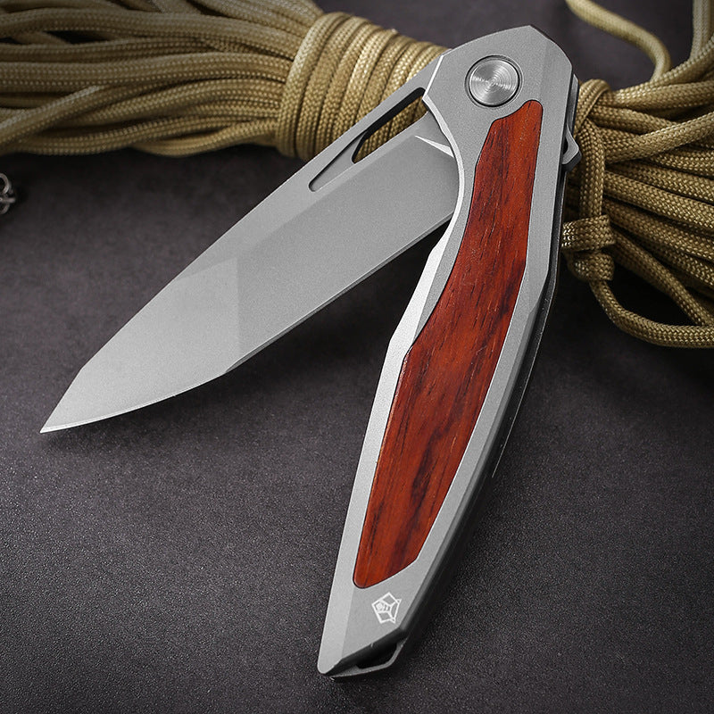 Razor-Edge Bear Claw: Viper's Fang D2 Steel Blade Folding Knife