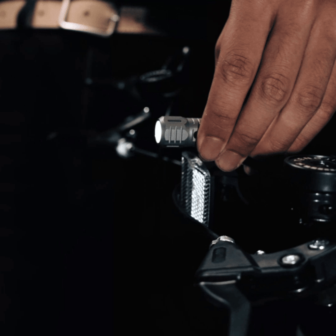 TwiLite - Titanium Magnetic Quick Release Flashlight