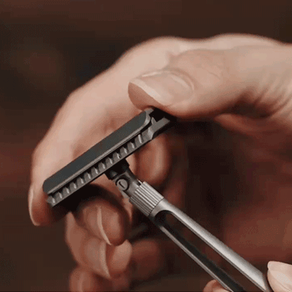 ModuRazor V2 - Portable Travel-Ready Titanium Razor