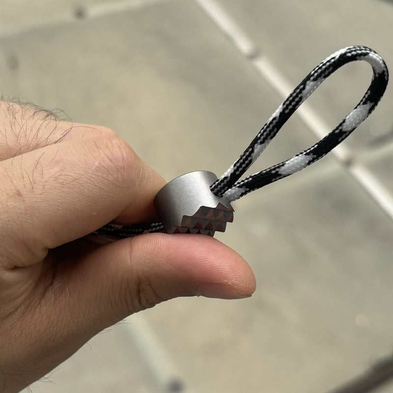 ADD ONS : Hedgehog Titanium Knife Pendant (Free paracord)