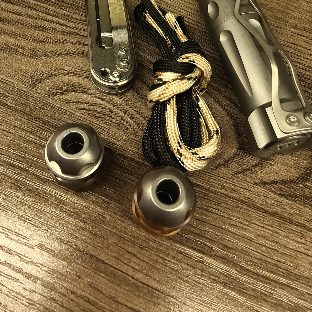 ADD ONS : Twisted Sugar Drop Titanium Knife Pendant (Free paracord)